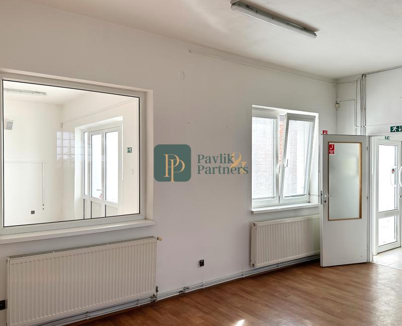 Prenájom obchodné/kancelárske priestory, Staré Mesto, parkovanie