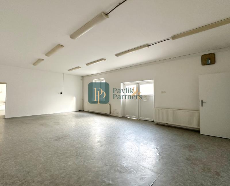 Prenájom obchodné/kancelárske priestory, Staré Mesto, parkovanie