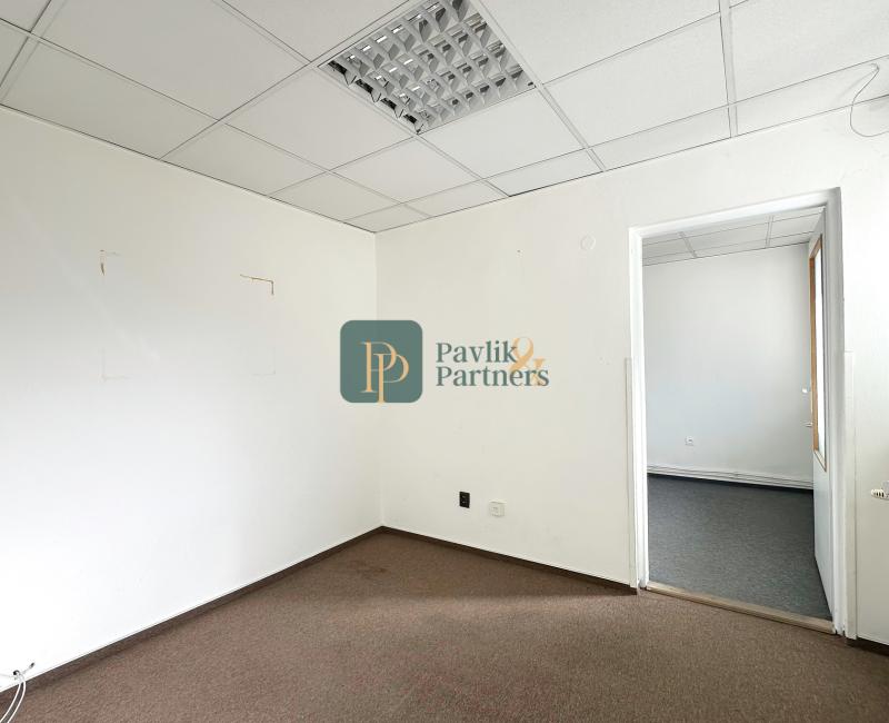 Prenájom obchodné/kancelárske priestory, Staré Mesto, parkovanie