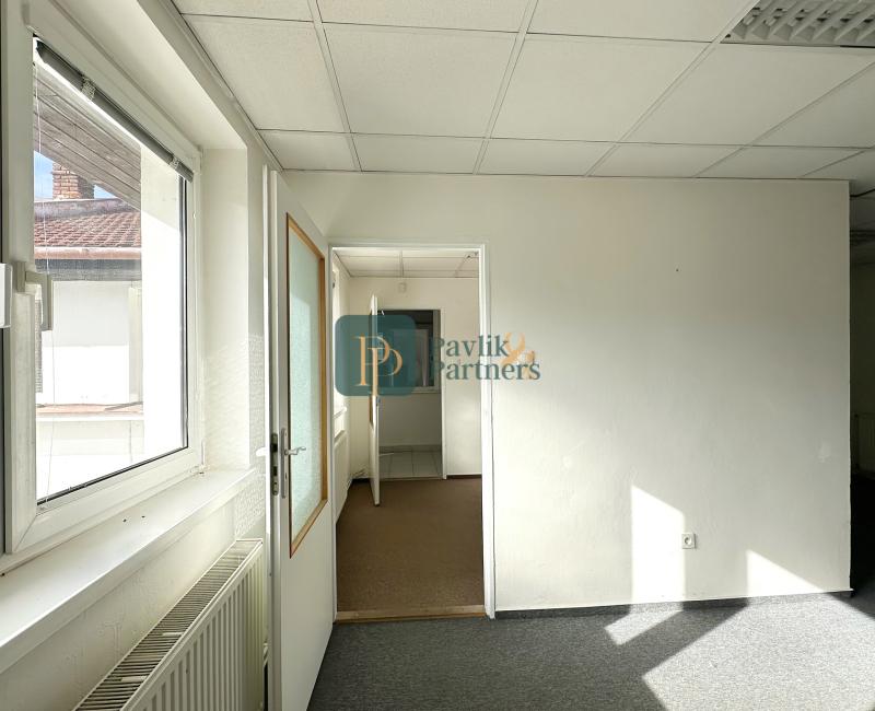 Prenájom obchodné/kancelárske priestory, Staré Mesto, parkovanie