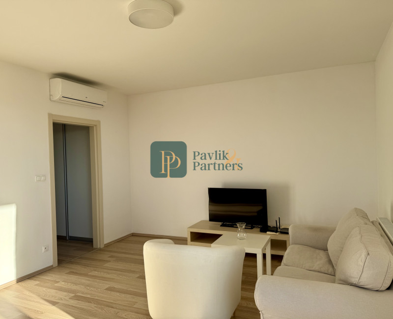 Prenájom 2 izbový byt, Zobor, veľká terasa, garáž, krásne výhľady