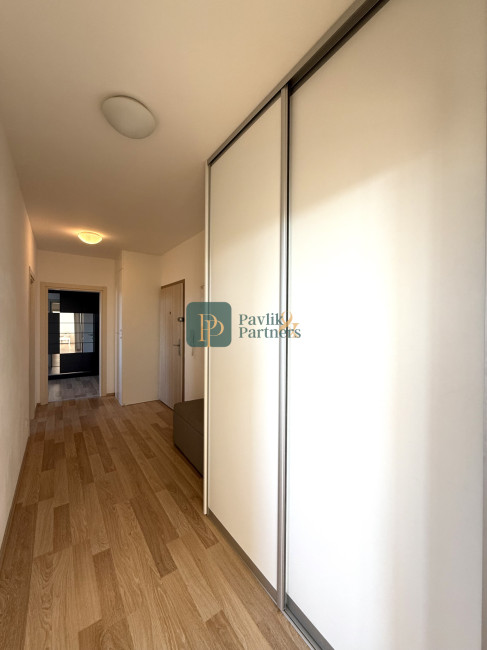 Prenájom 2 izbový byt, Zobor, veľká terasa, garáž, krásne výhľady