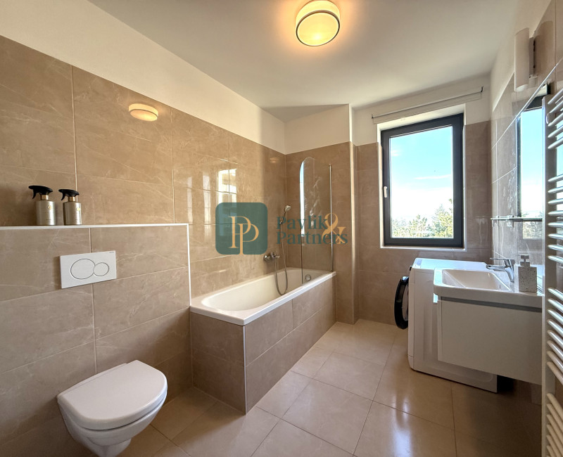 Prenájom 2 izbový byt, Zobor, veľká terasa, garáž, krásne výhľady