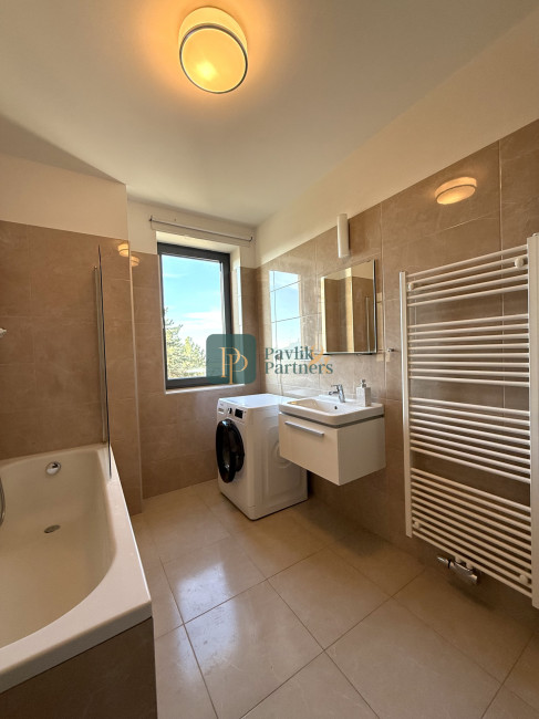 Prenájom 2 izbový byt, Zobor, veľká terasa, garáž, krásne výhľady