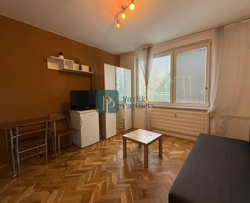 Prenájom zariadená garsónka, Chrenová