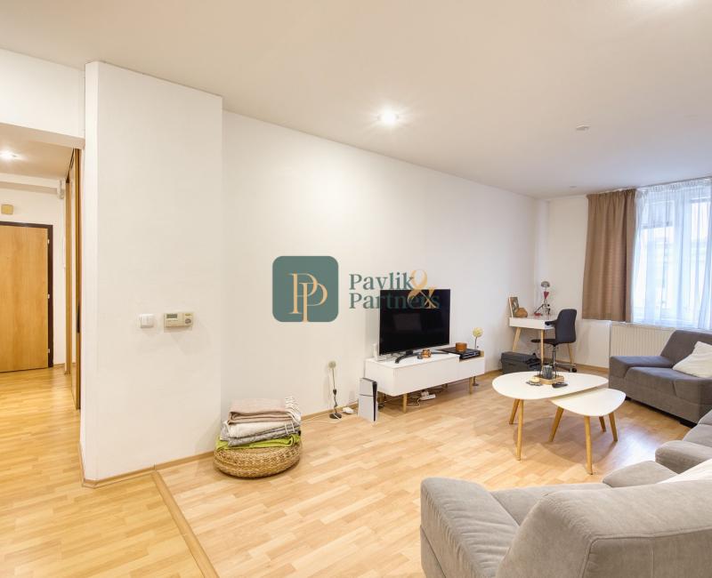 Predaj veľkometrážny 3 izbový byt, 2x kúpeľňa, 2x balkón, tehla