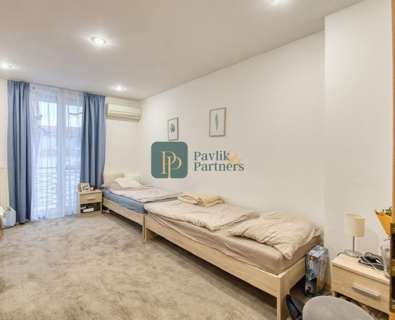 Predaj veľkometrážny 3 izbový byt, 2x kúpeľňa, 2x balkón, tehla