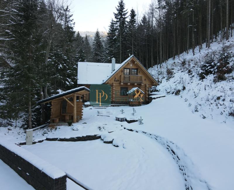Predaj 4 izbový zrub pri lese, 7,5á pozemok, Nízke Tatry, EXKLUZÍVNE!
