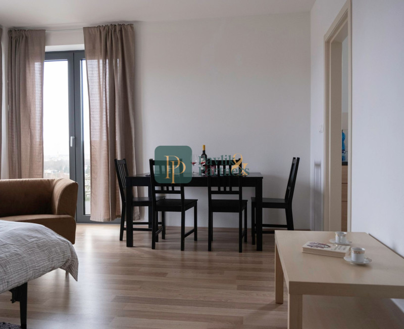 Prenájom 2 izbový byt, Zobor, veľká terasa, garáž, krásne výhľady