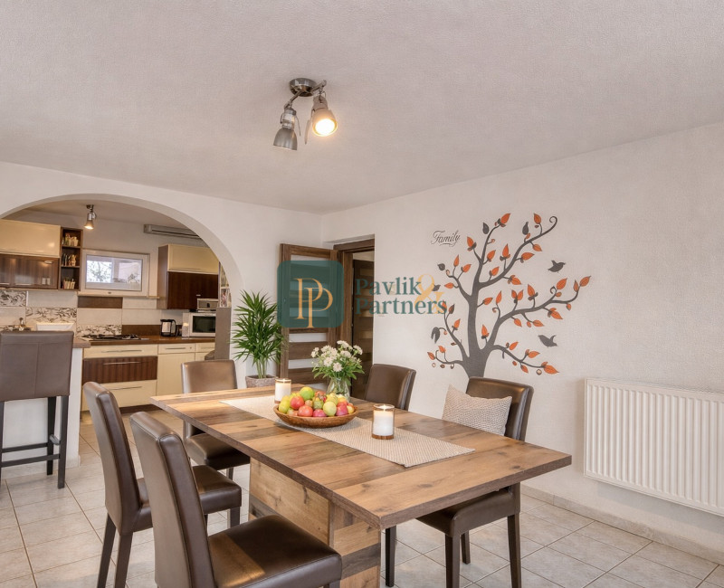 Predaj 4 izbový rodinný dom, zariadený, krásny 13á pozemok