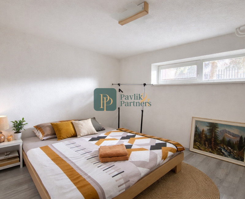 Predaj 4 izbový rodinný dom, zariadený, krásny 13á pozemok