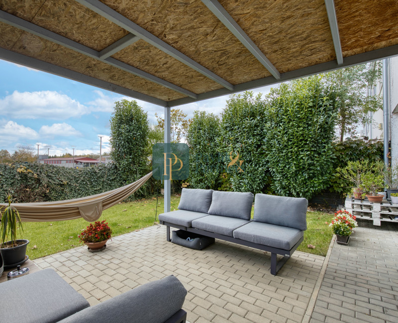 Predaj 4 izbový moderný rodinný dom, garáž, zariadený