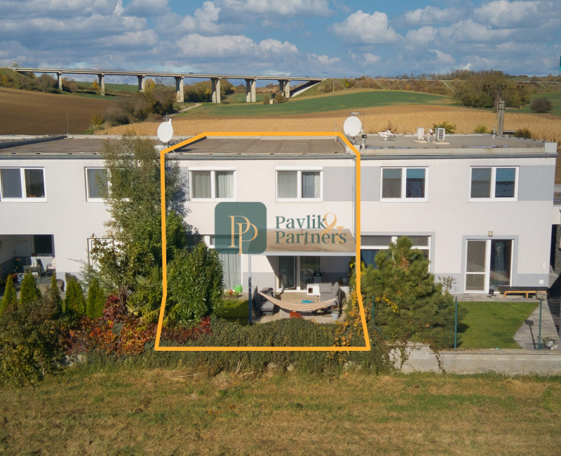 Predaj 4 izbový moderný rodinný dom, garáž, zariadený