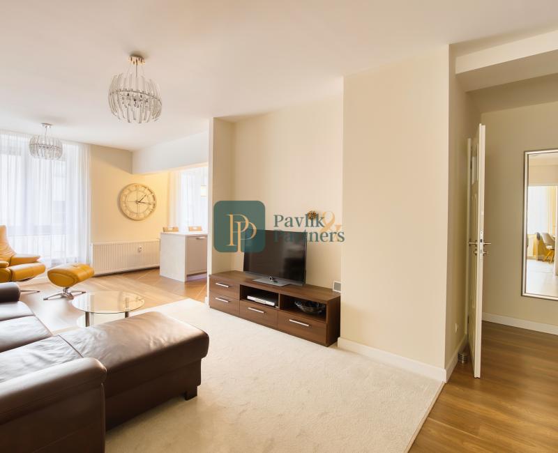 Predaj nadštandardný 3 izbový byt, centrum mesta, tehlová bytovka