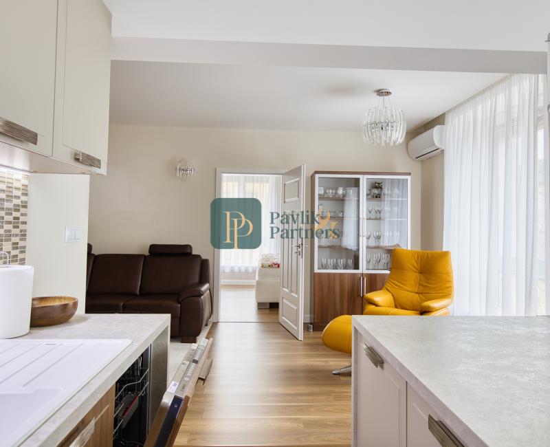 Predaj nadštandardný 3 izbový byt, centrum mesta, tehlová bytovka