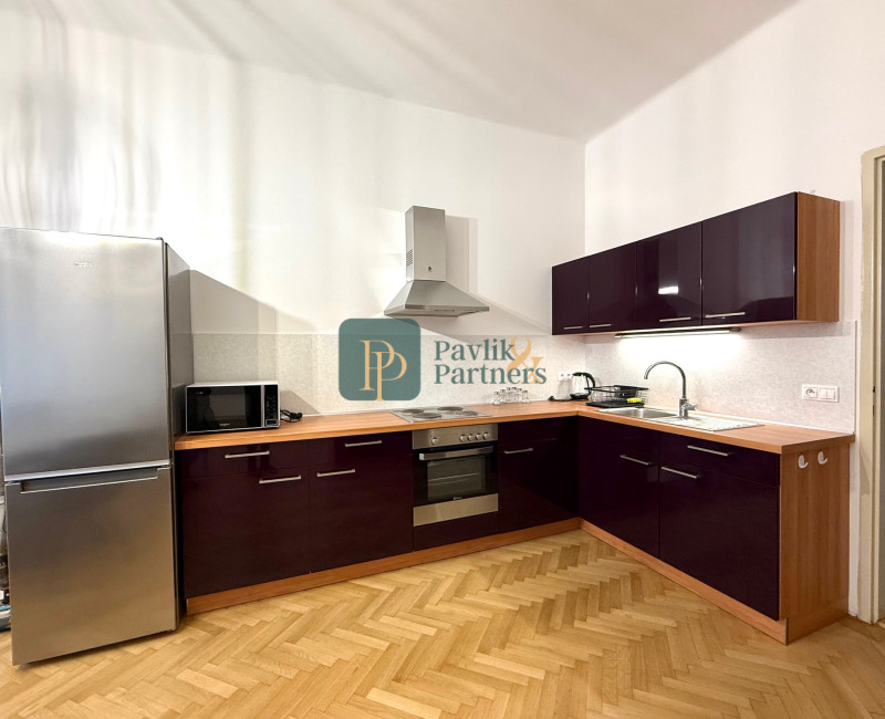 Prenájom veľkometrážny 2 izbový byt, staromestské bývanie, 78m2