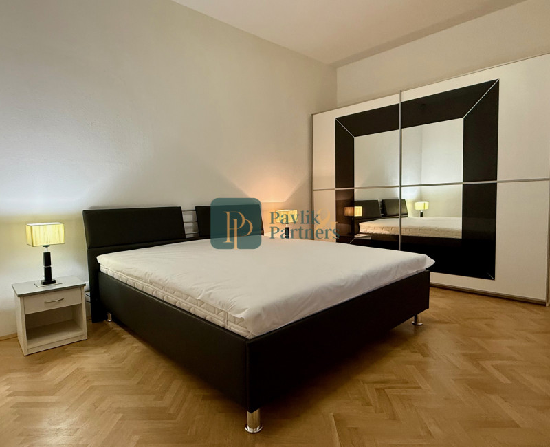 Prenájom veľkometrážny 2 izbový byt, staromestské bývanie, 78m2