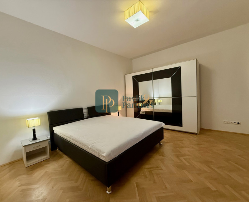 Prenájom veľkometrážny 2 izbový byt, staromestské bývanie, 78m2