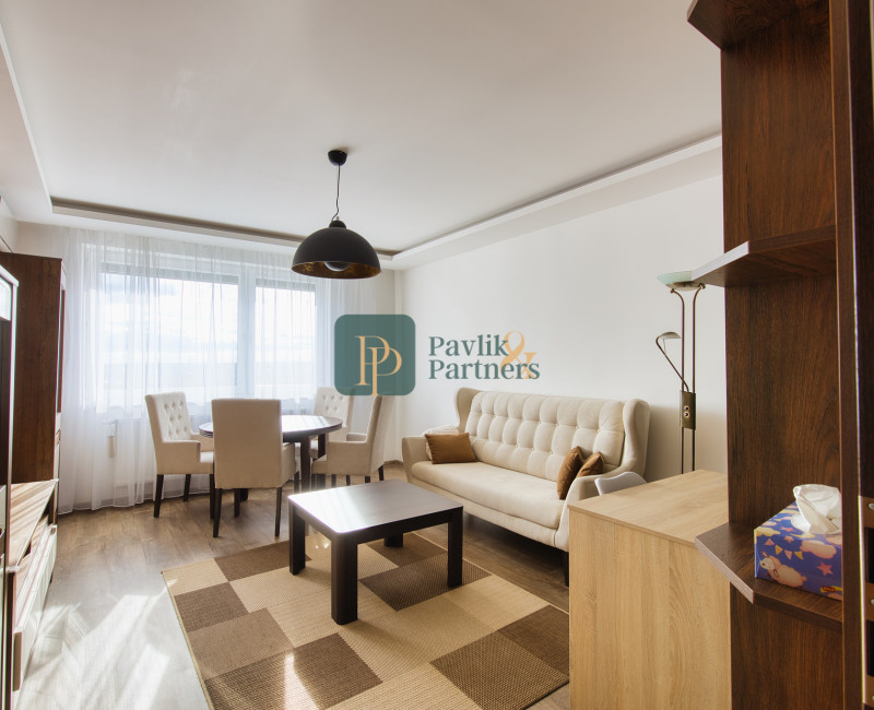 Predaj veľký 3 izbový byt, Zobor, tehla, loggia, krásne výhľady