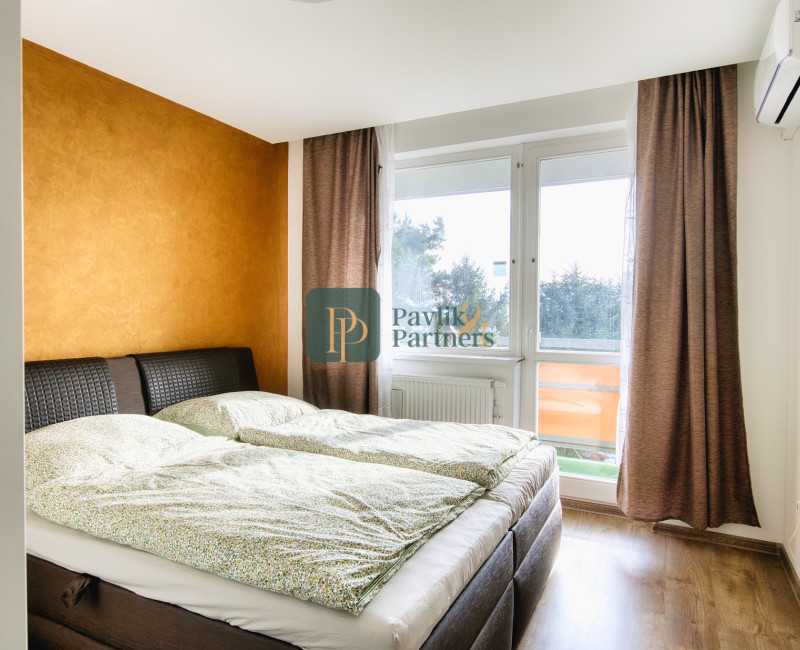 Predaj veľký 3 izbový byt, Zobor, tehla, loggia, krásne výhľady