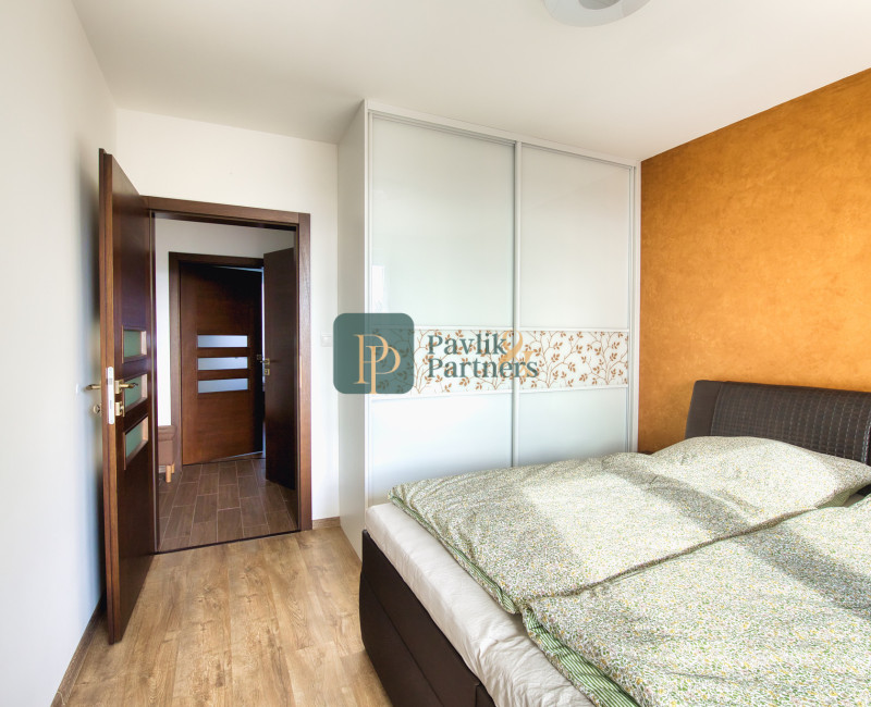 Predaj veľký 3 izbový byt, Zobor, tehla, loggia, krásne výhľady