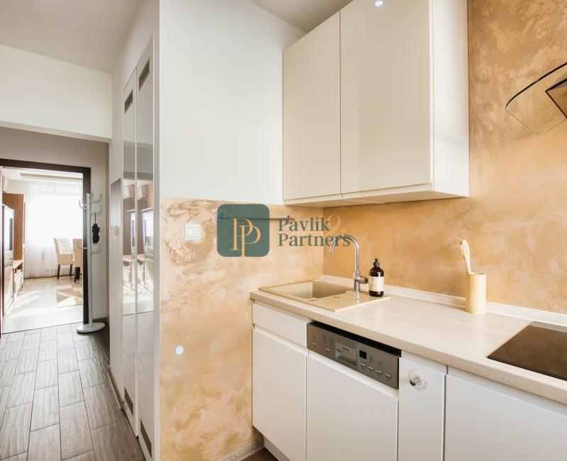 Predaj veľký 3 izbový byt, Zobor, tehla, loggia, krásne výhľady