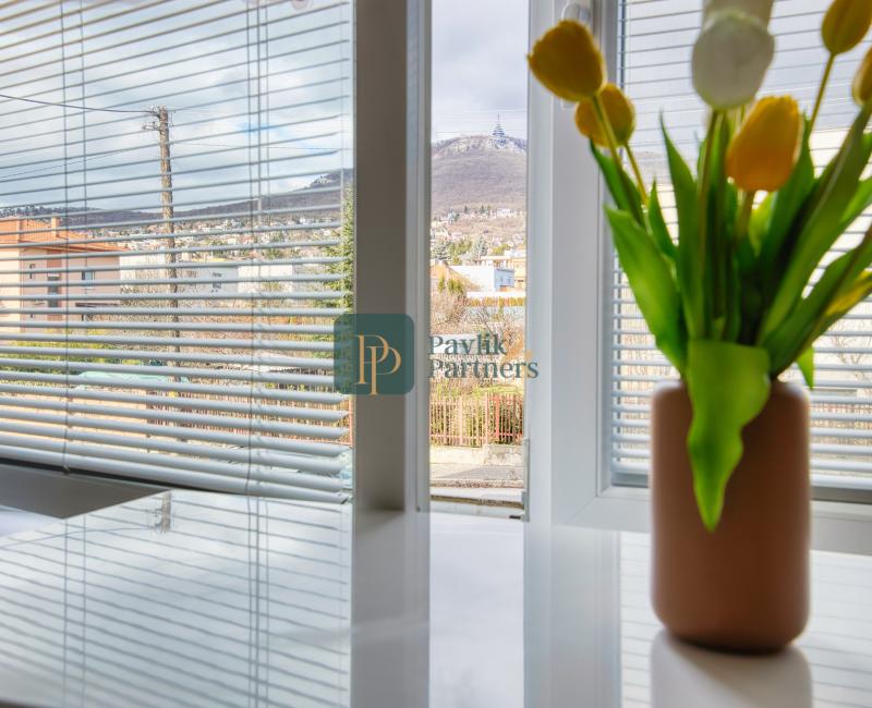 Predaj veľký 3 izbový byt, Zobor, tehla, loggia, krásne výhľady