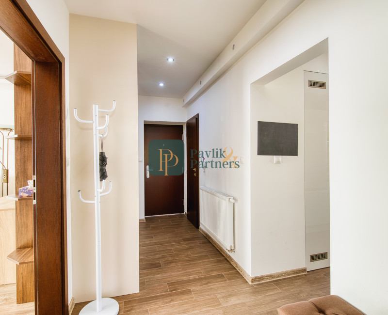 Predaj veľký 3 izbový byt, Zobor, tehla, loggia, krásne výhľady