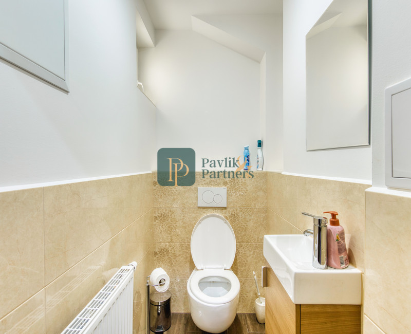 Predaj veľký 3 izbový byt, Zobor, tehla, loggia, krásne výhľady