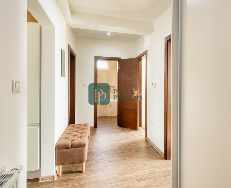 Predaj veľký 3 izbový byt, Zobor, tehla, loggia, krásne výhľady