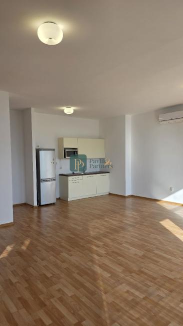 Prenájom kancelárske priestory, 110m2, parkovacie miesto, úplne centrum mesta.