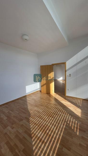 Prenájom kancelárske priestory, 110m2, parkovacie miesto, úplne centrum mesta.