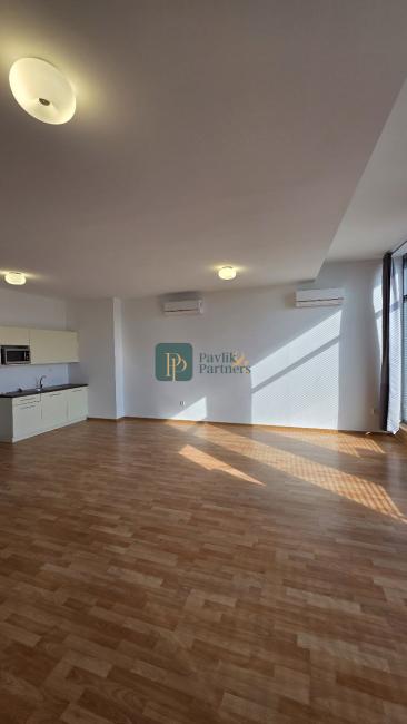 Prenájom kancelárske priestory, 110m2, parkovacie miesto, úplne centrum mesta.