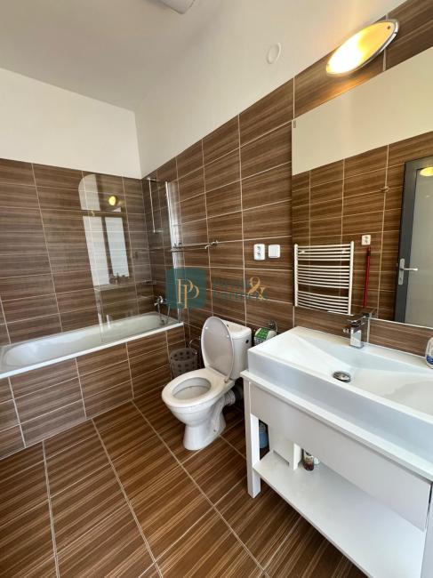 Prenájom kancelárske priestory, 110m2, parkovacie miesto, úplne centrum mesta.