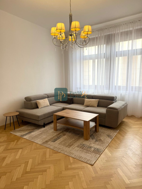 Prenájom veľkometrážny 2 izbový byt, staromestské bývanie, 78m2