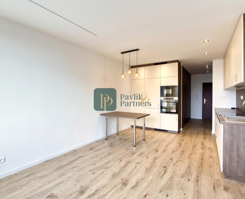 Predaj 3 izbový byt, balkón, Chrenová, kompl.rekonštrukcia