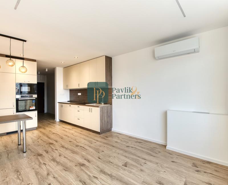 Predaj 3 izbový byt, balkón, Chrenová, kompl.rekonštrukcia