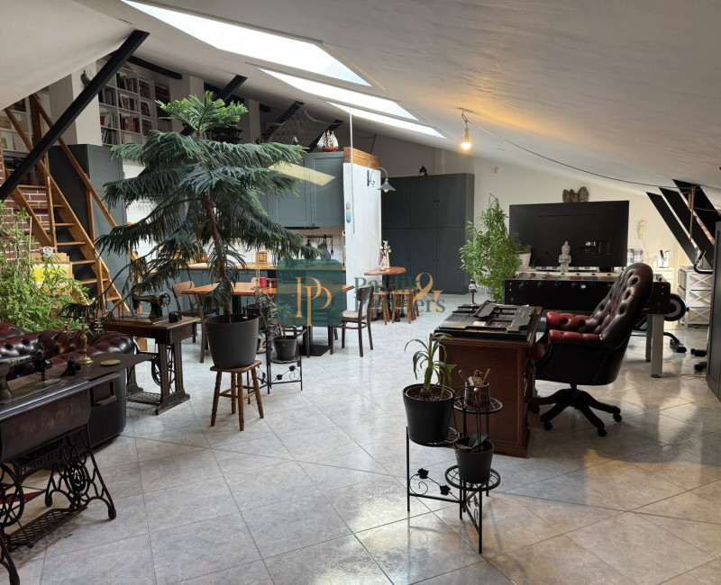 Prenájom jedinečný 3 izbový byt - loft v centre Nitry, 96m2