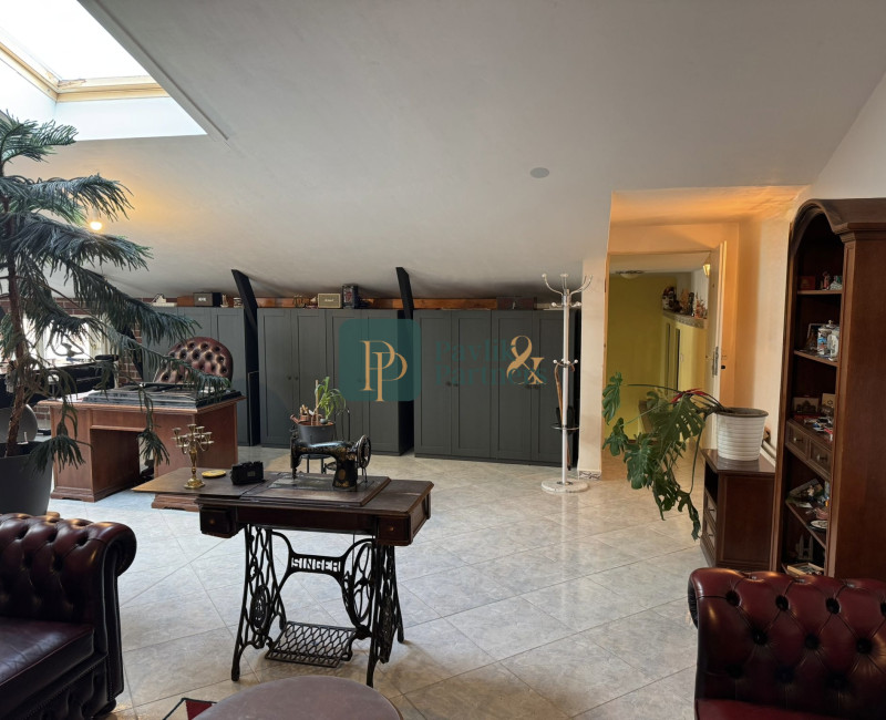 Prenájom jedinečný 3 izbový byt - loft v centre Nitry, 96m2