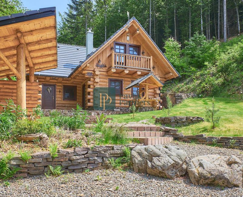 Predaj 4 izbový zrub pri lese, 7,5á pozemok, Nízke Tatry, EXKLUZÍVNE!