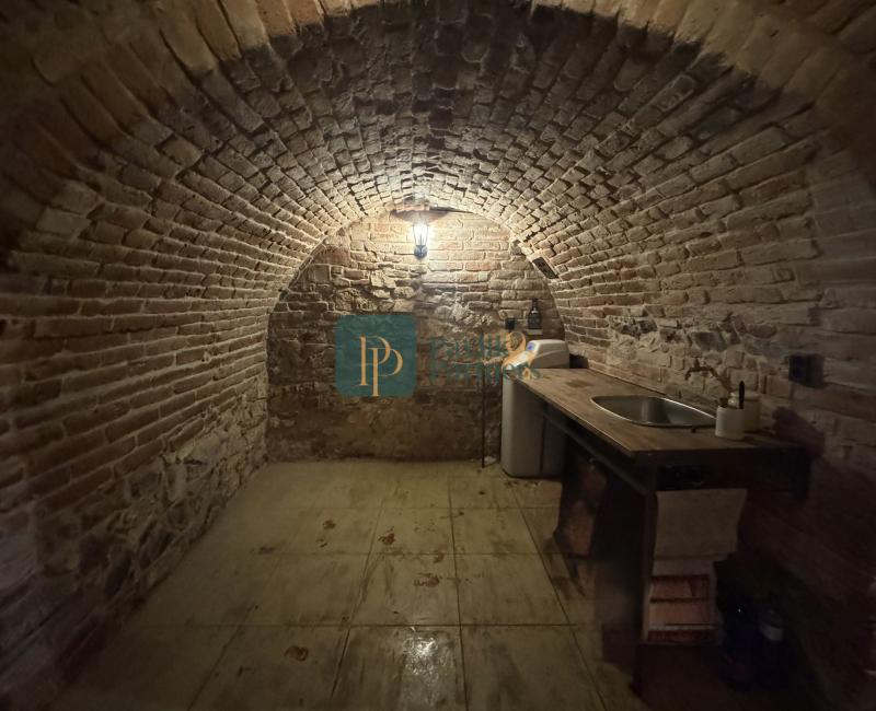 Prenájom unikátna hradná pivnica + nádvorie