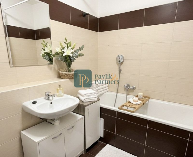 Prenájom 2.izbový byt v novostavbe Harmónia +garážové státie