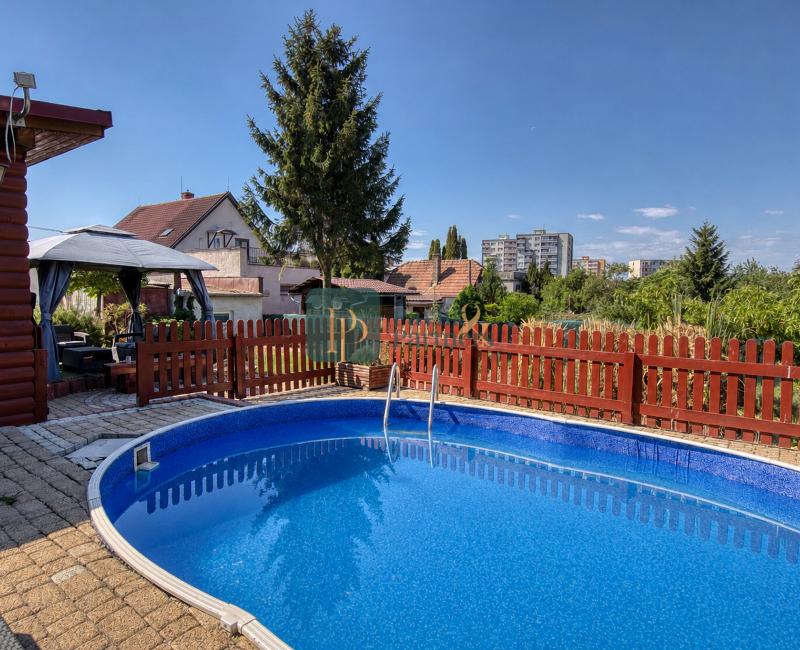 Predaj rodinný dom, 9á pozemok, garáž, bazén, Chrenová