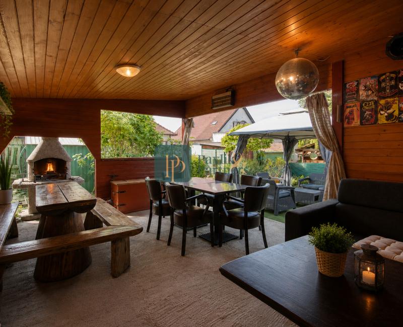 Predaj rodinný dom, 9á pozemok, garáž, bazén, Chrenová