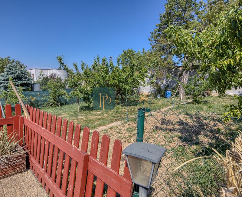 Predaj rodinný dom, 9á pozemok, garáž, bazén, Chrenová