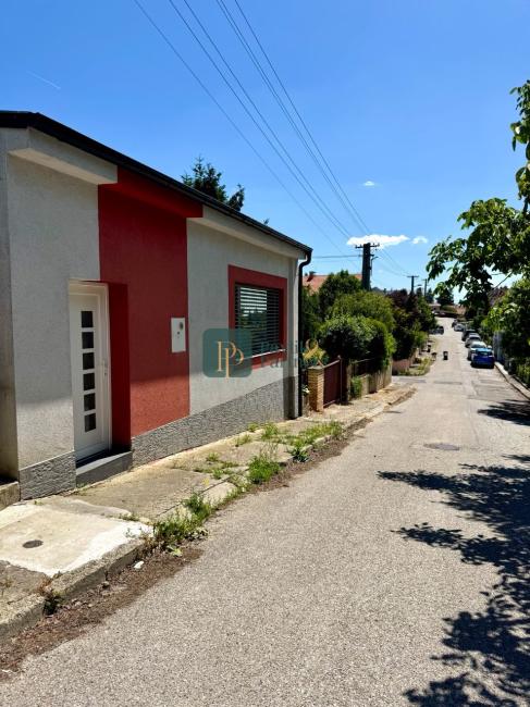 Predaj 2izbový RD Zobor za cenu bytu, 90m2, pozemok 1,6 á