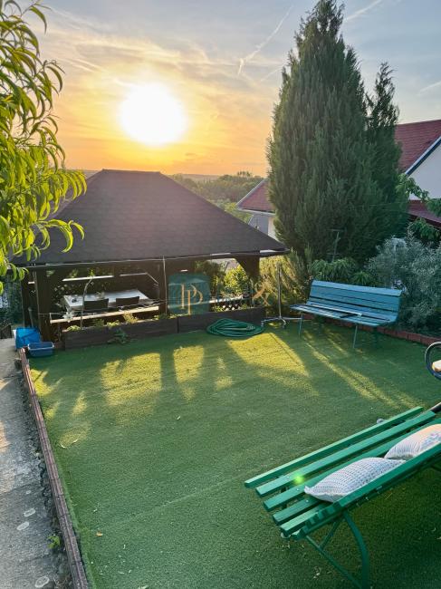 Predaj záhradná chatka murovaná, 376m2 pozemok, krásne západy slnka, Kynek