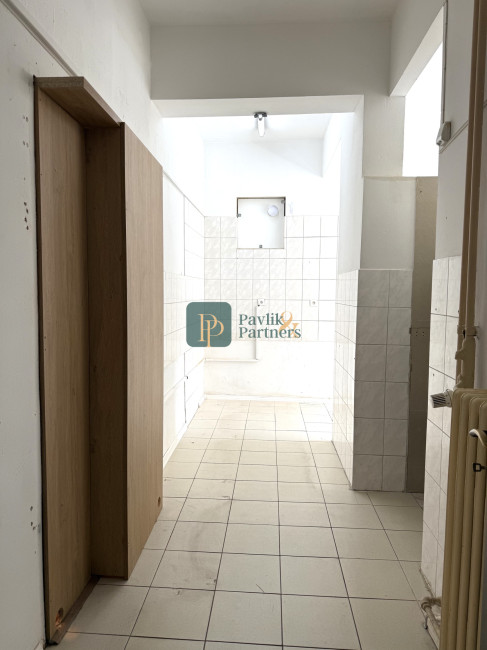 Prenájom obchodný/kancelársky priestor, úplné centrum mesta, parkovanie