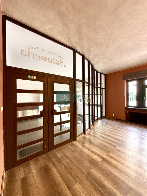 Prenájom obchodný/kancelársky priestor, úplné centrum mesta, parkovanie