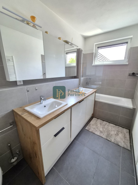 Prenájom 2 izbový byt, novostavba, 40m2 terasa, garážové státie